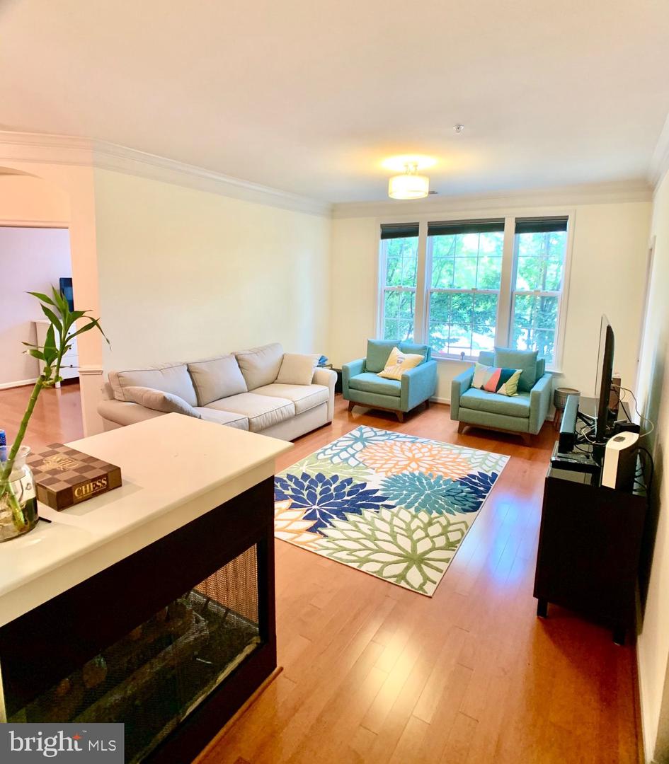23 Arch PLACE Unit: 274