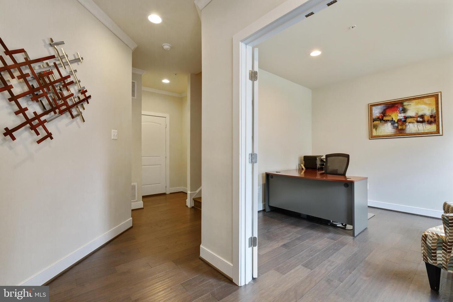 321 Hendrix AVENUE