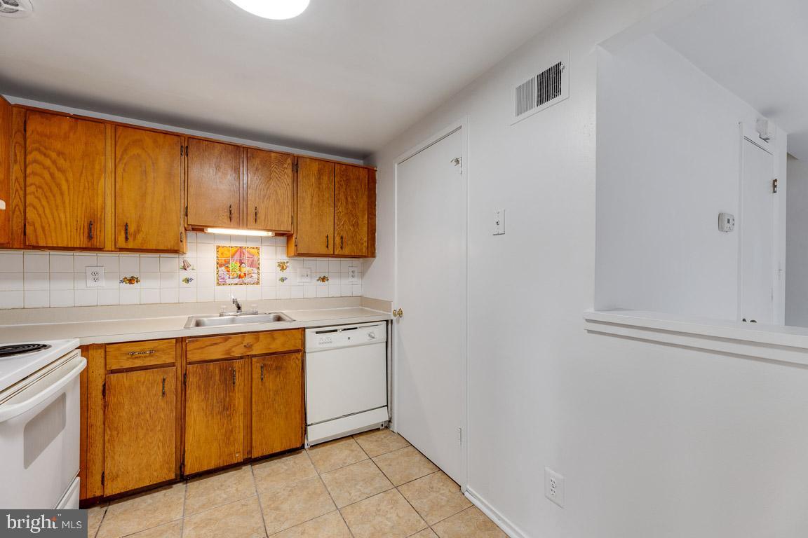 18701 Nathans PLACE