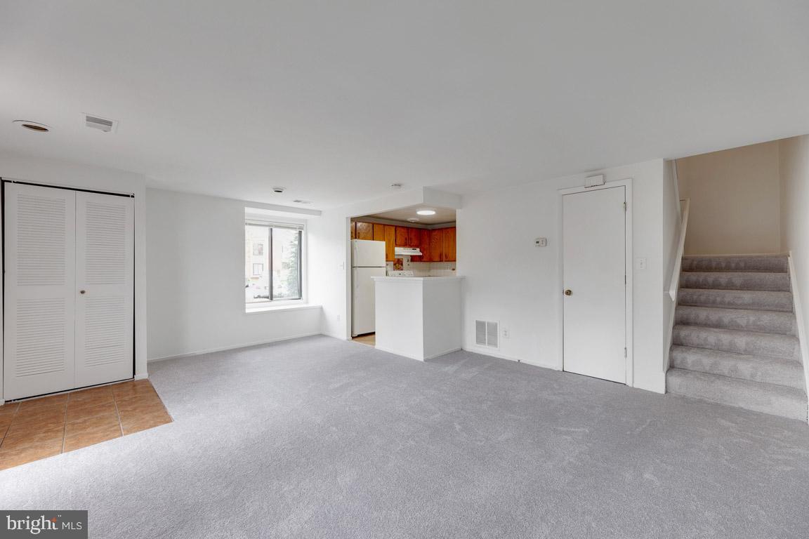 18701 Nathans PLACE