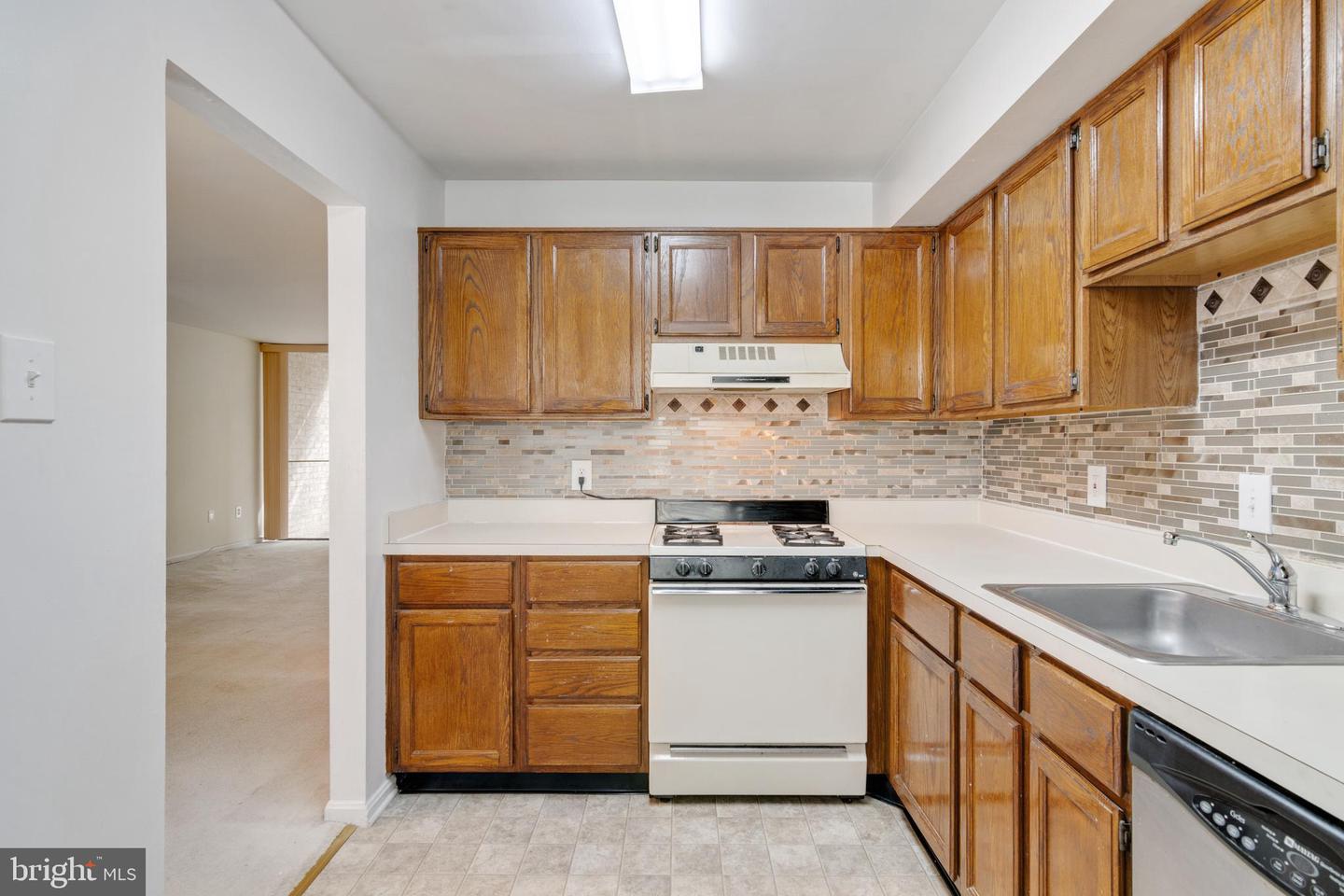 752 Quince Orchard BOULEVARD Unit: 102