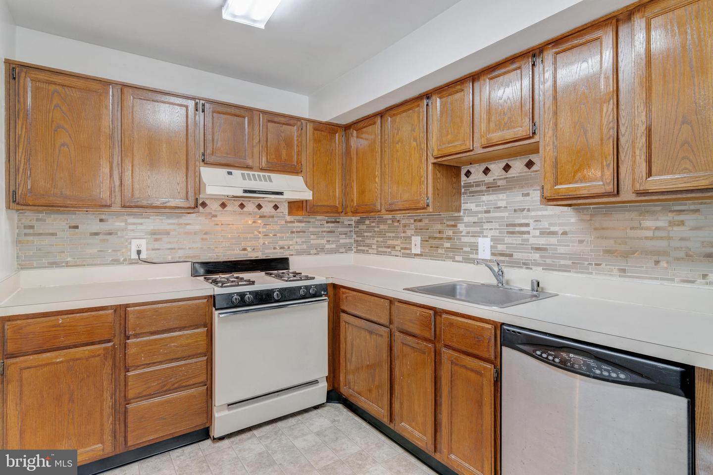 752 Quince Orchard BOULEVARD Unit: 102