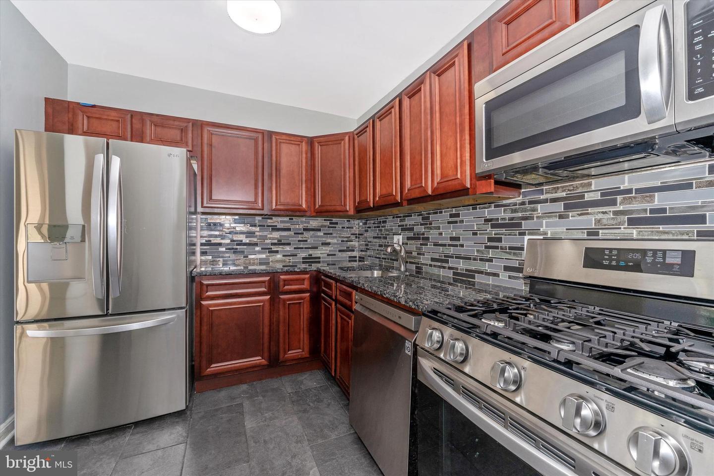 864 College PARKWAY Unit: 202