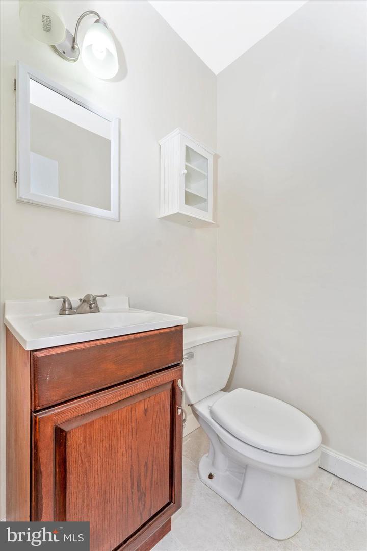 864 College PARKWAY Unit: 202