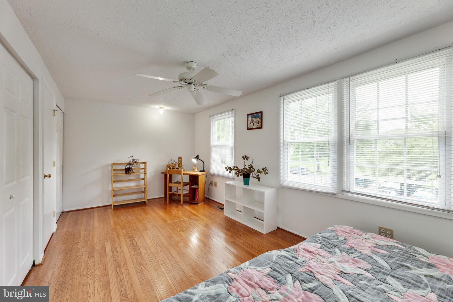 18604 Cross Country LANE