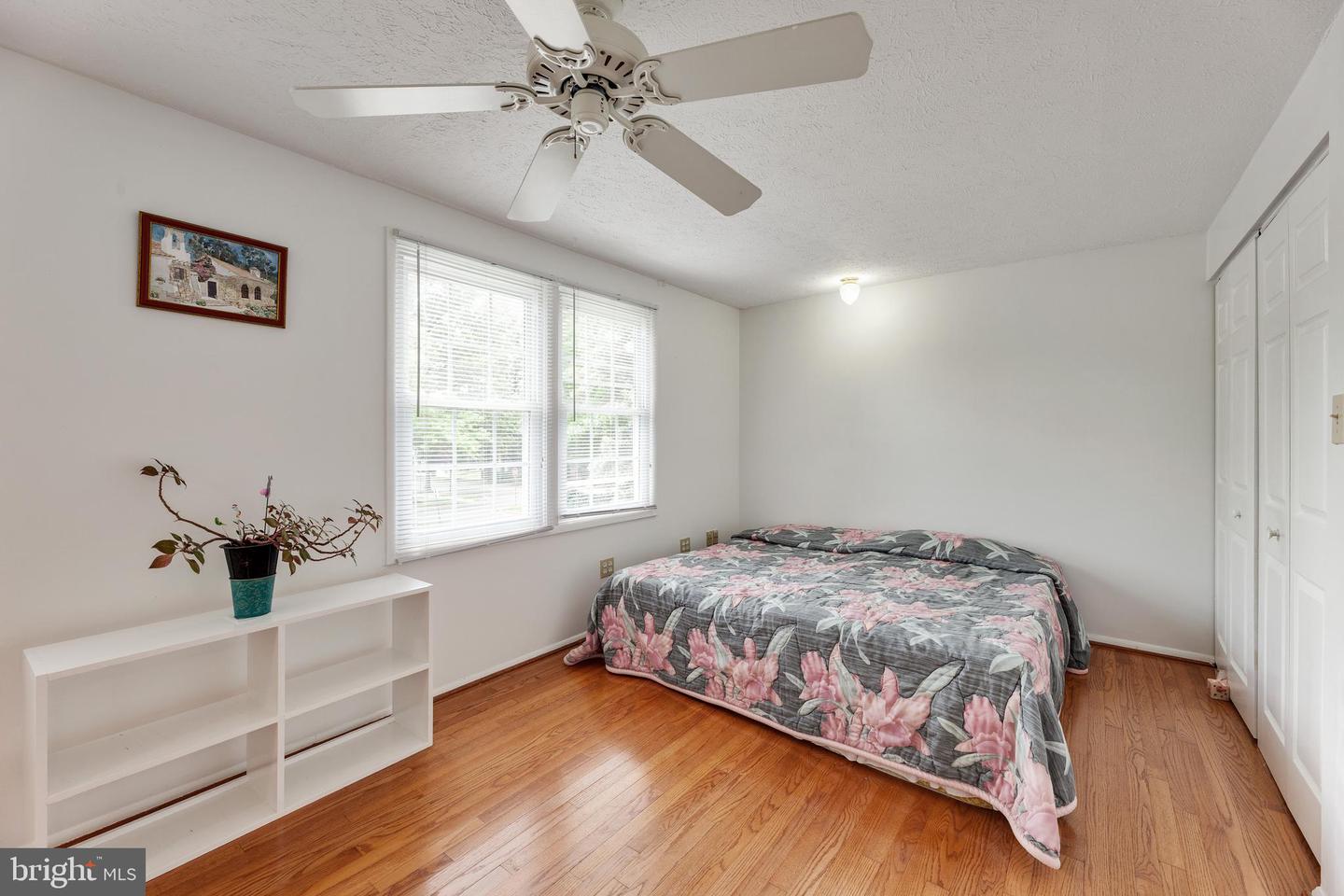18604 Cross Country LANE