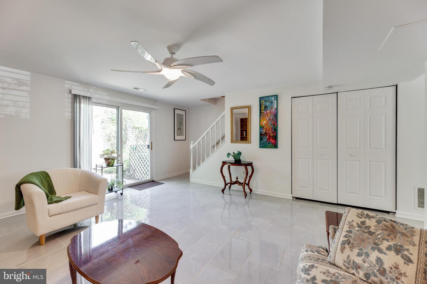 18604 Cross Country LANE