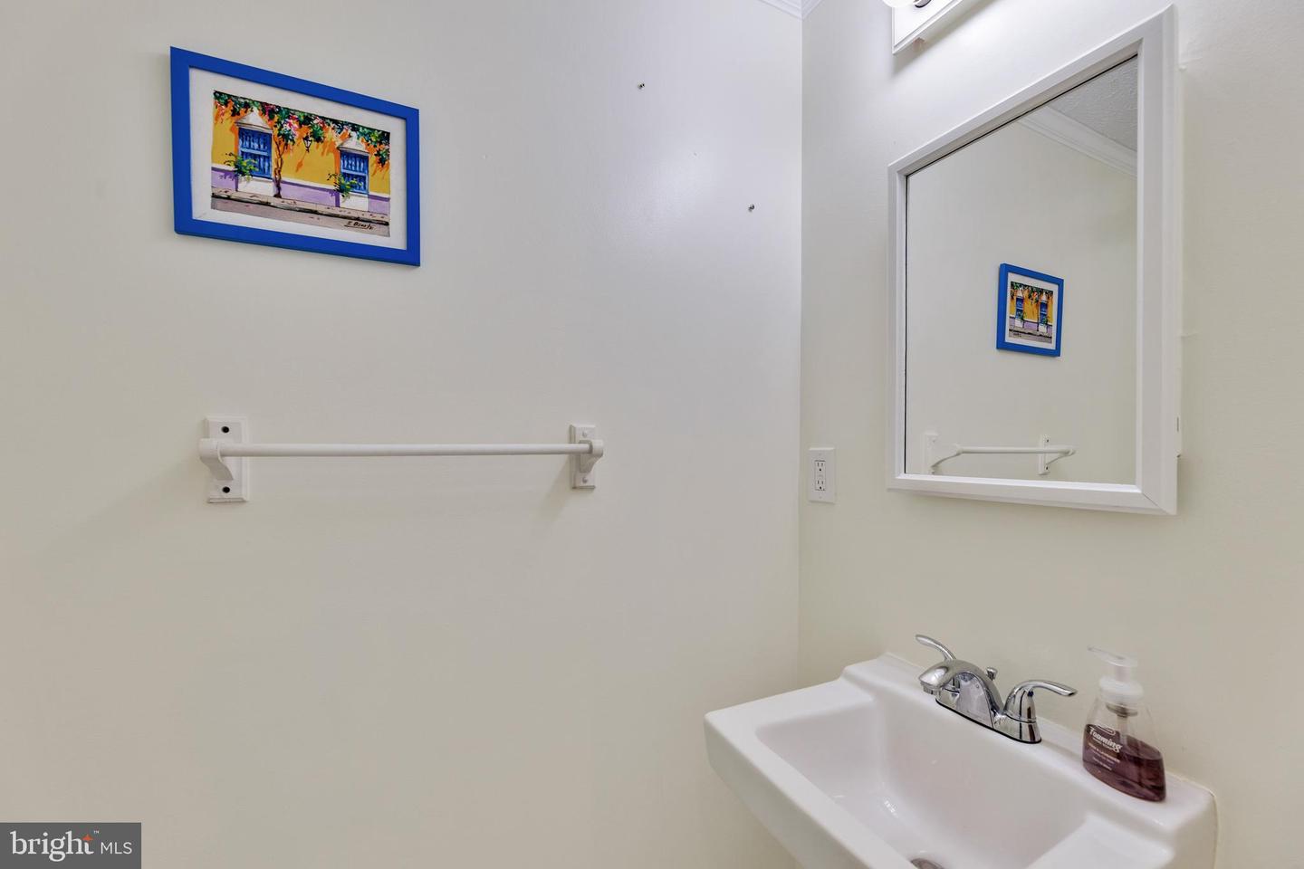 18604 Cross Country LANE