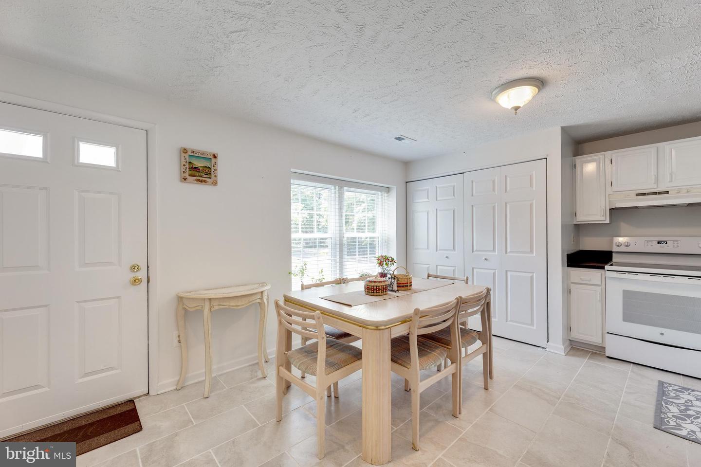 18604 Cross Country LANE