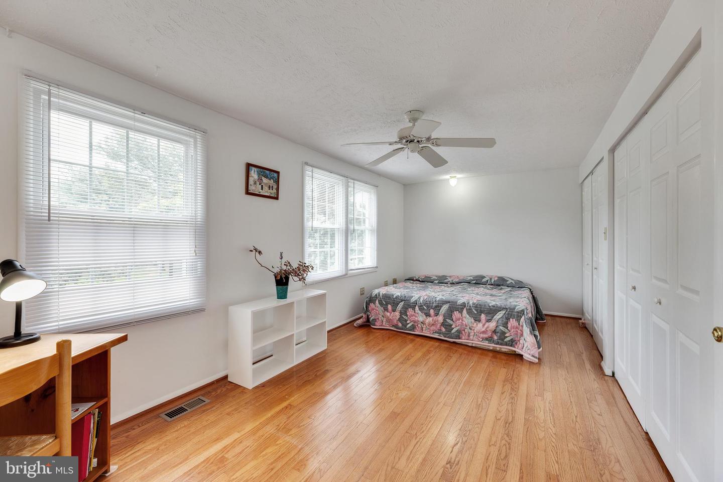 18604 Cross Country LANE