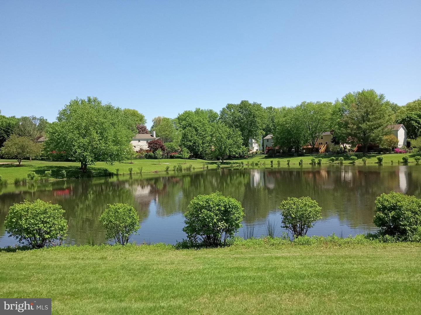 18604 Cross Country LANE