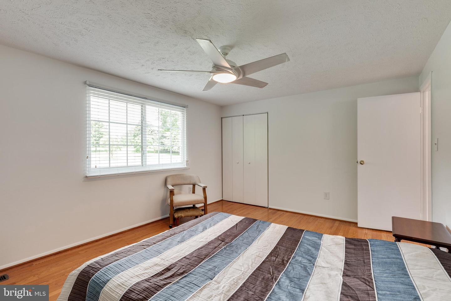 18604 Cross Country LANE
