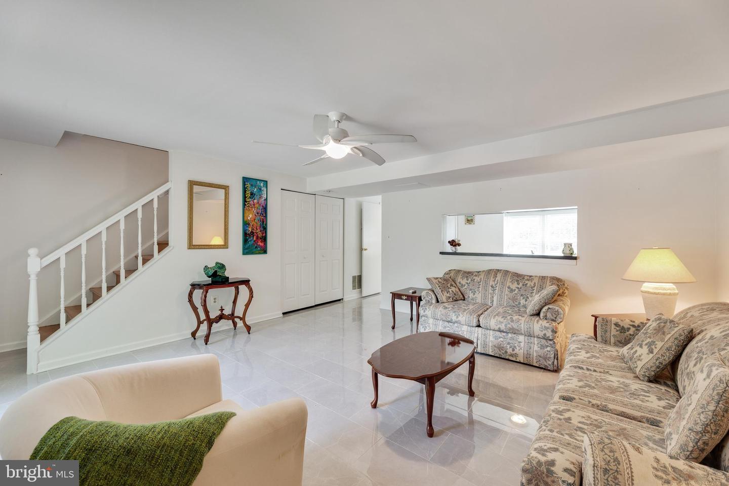 18604 Cross Country LANE