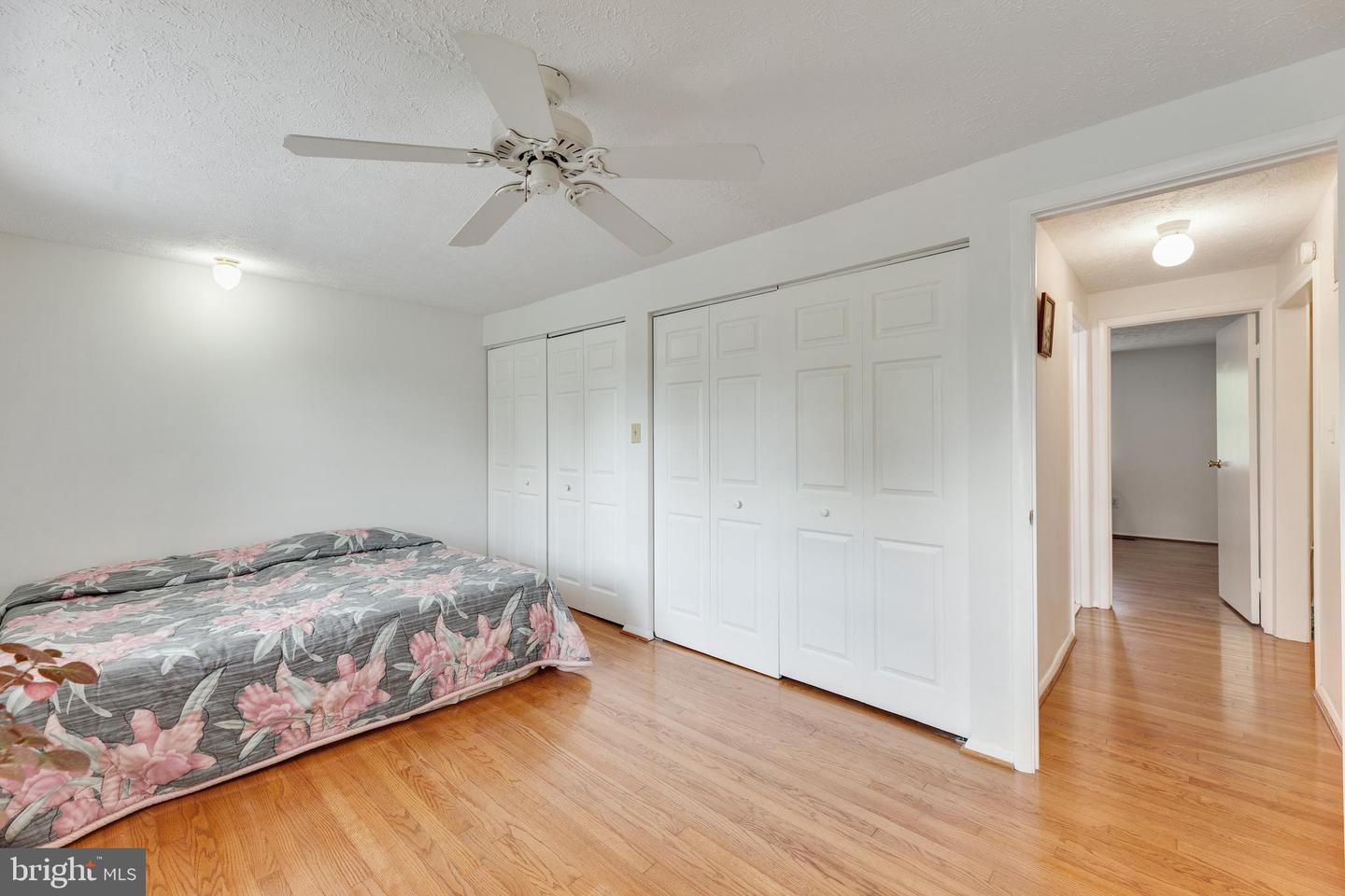 18604 Cross Country LANE