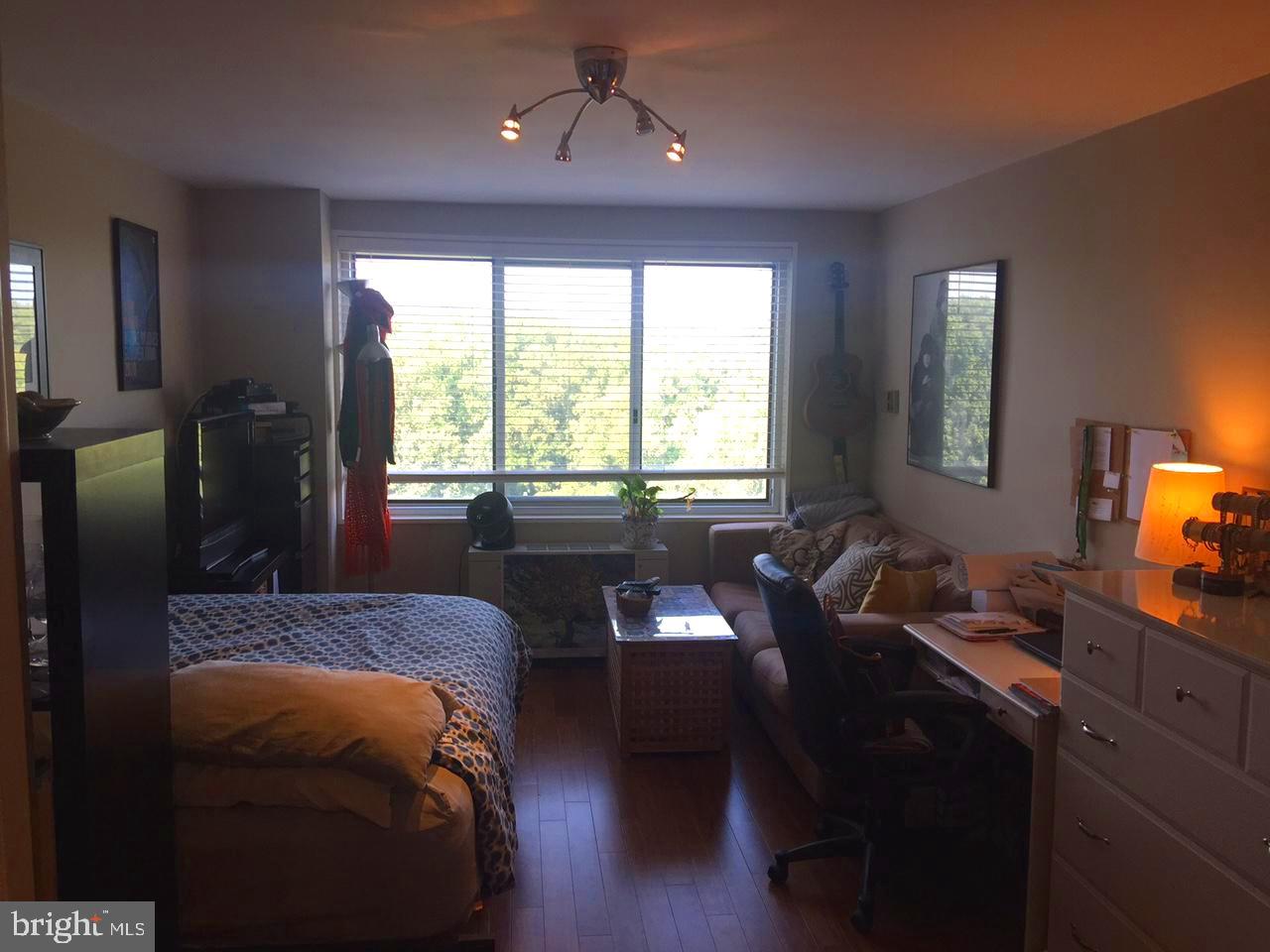 10201 Grosvenor PLACE Unit: 1504-A