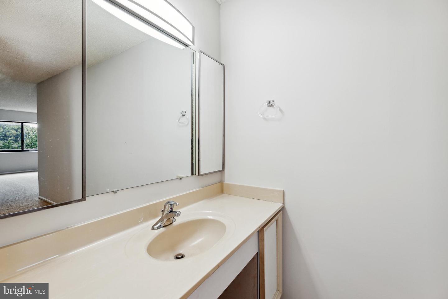 15101 Interlachen DRIVE Unit: 1-626