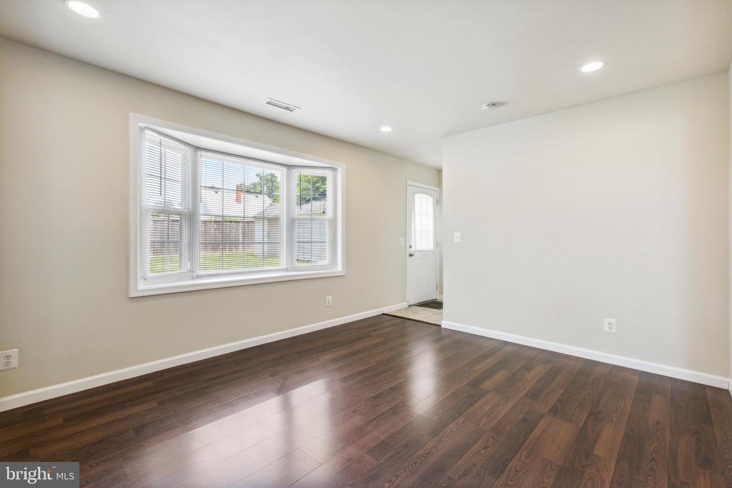 1002 Paul DRIVE
