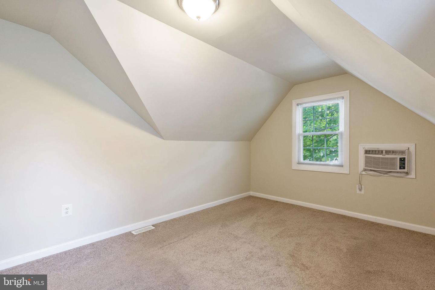 1002 Paul DRIVE