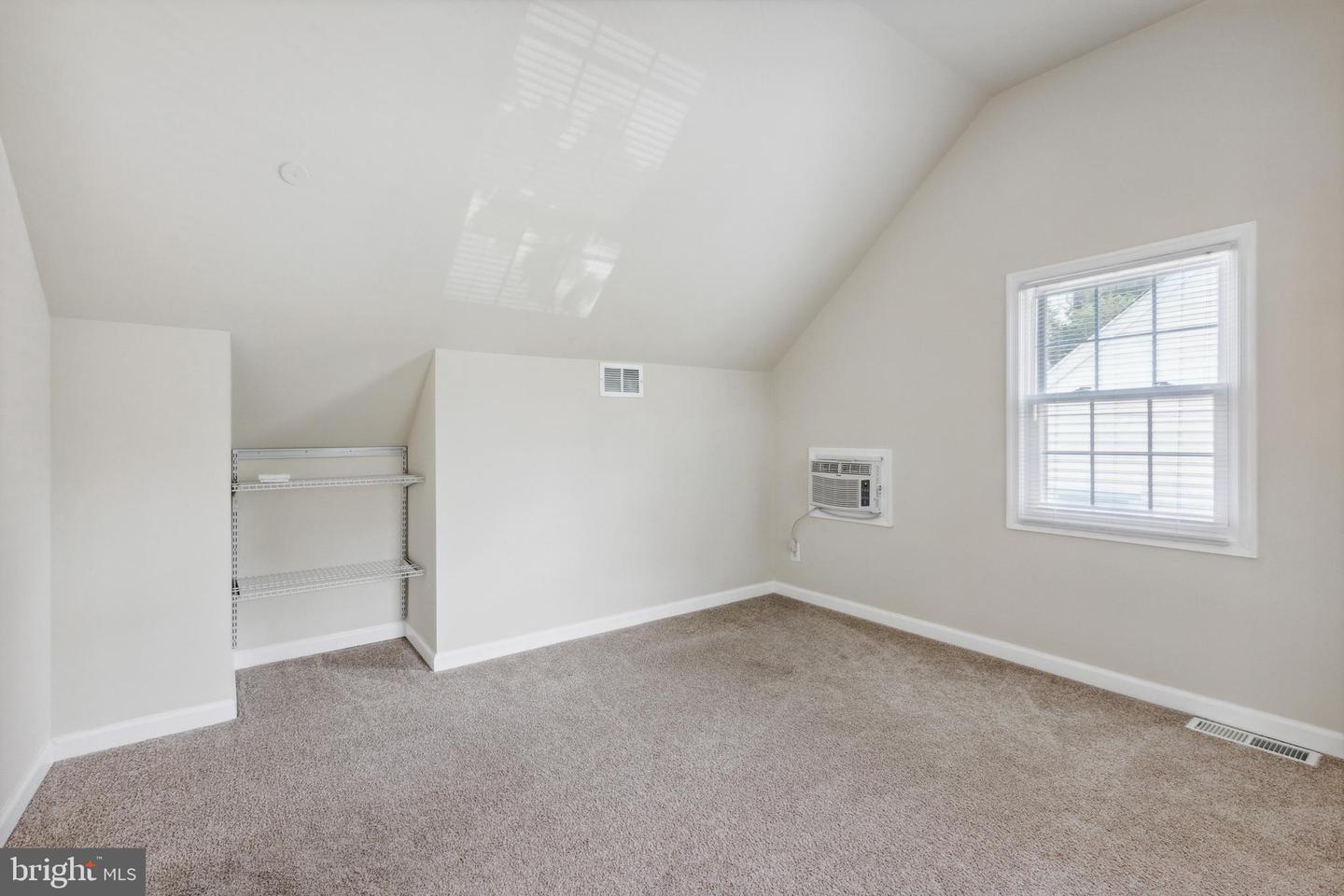 1002 Paul DRIVE