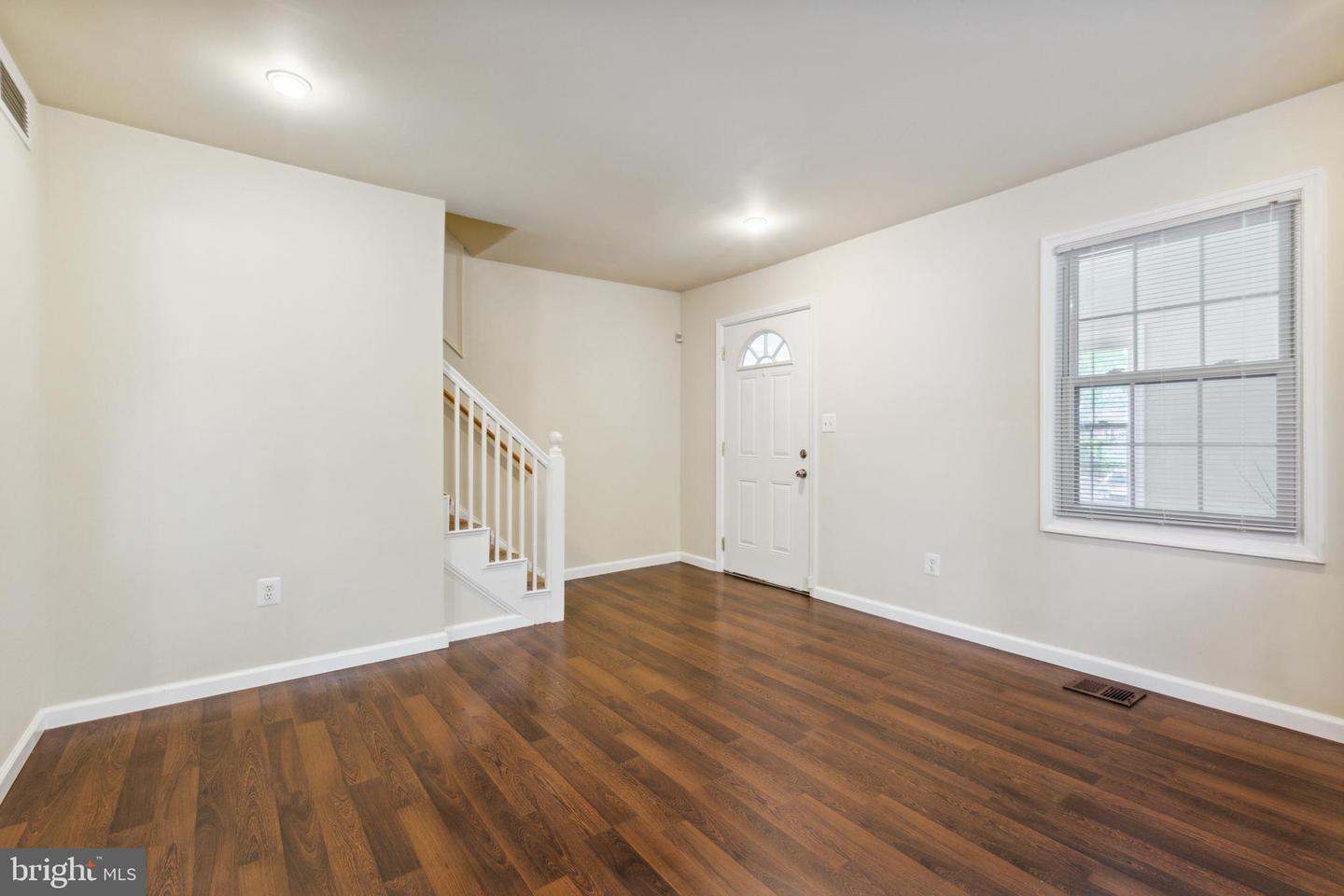 1002 Paul DRIVE