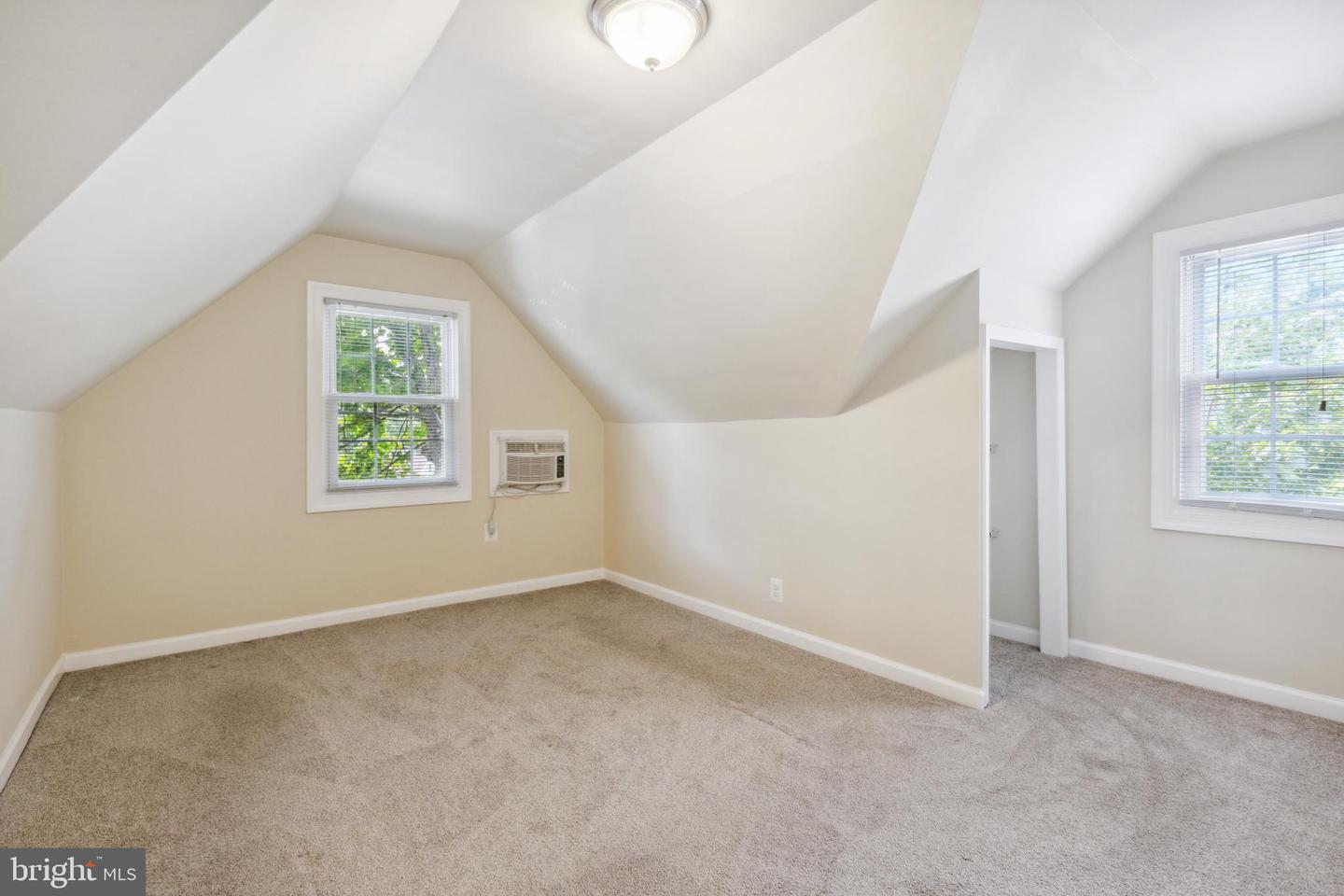 1002 Paul DRIVE