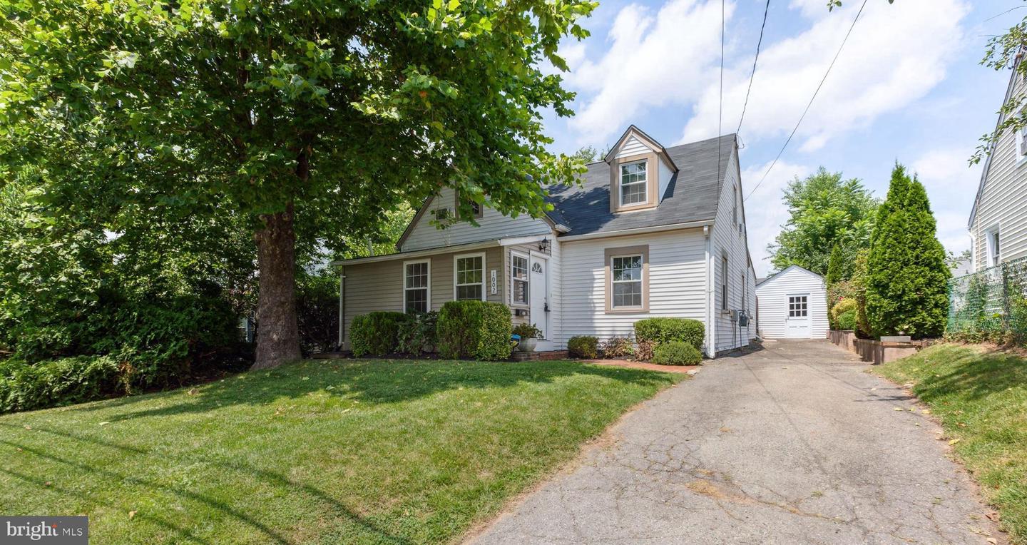 1002 Paul DRIVE