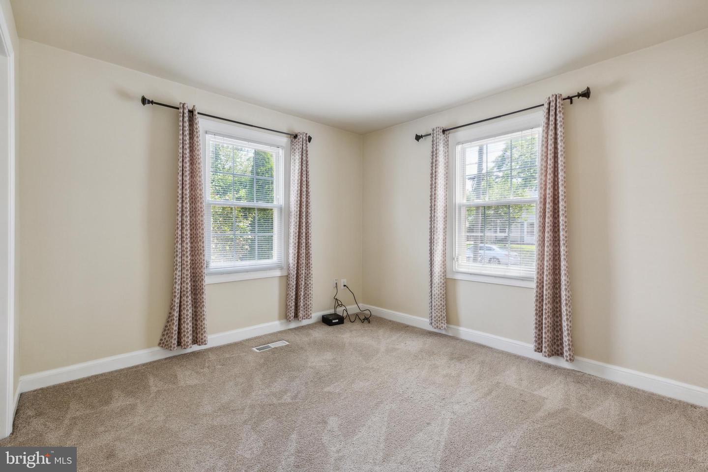 1002 Paul DRIVE