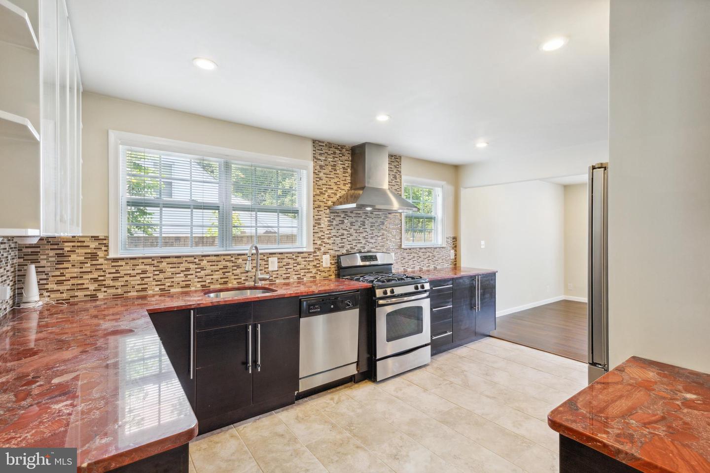 1002 Paul DRIVE