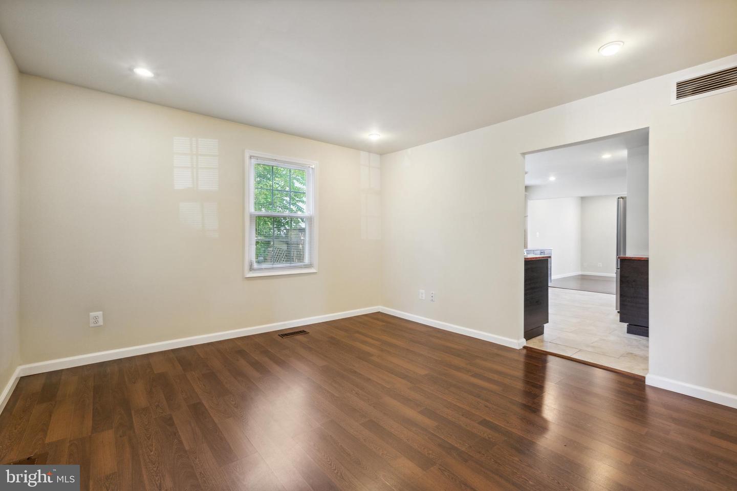 1002 Paul DRIVE