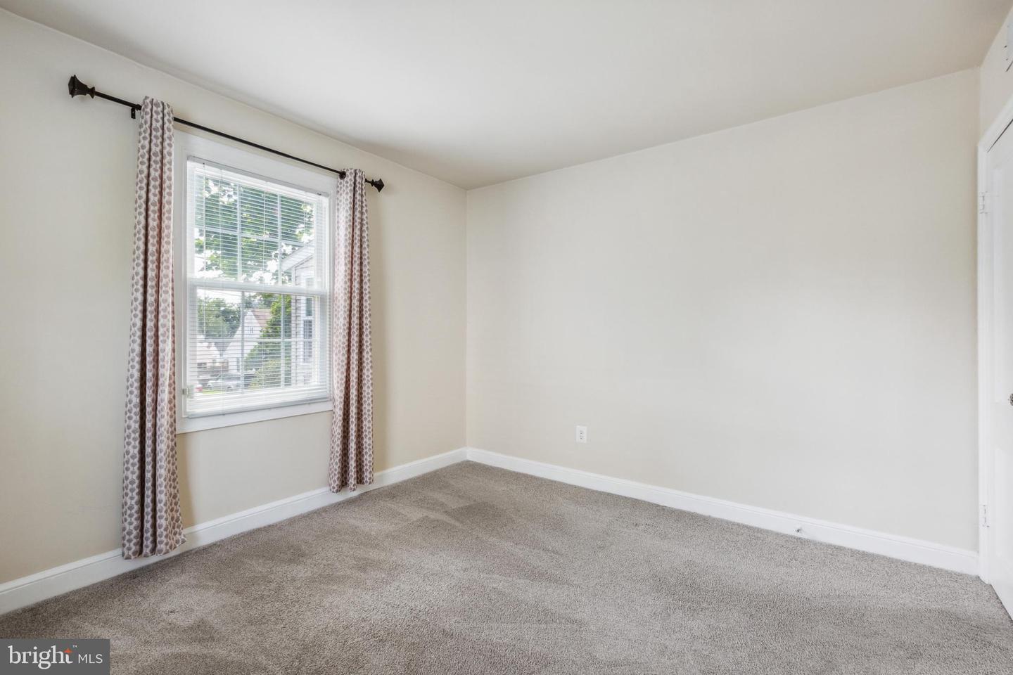 1002 Paul DRIVE