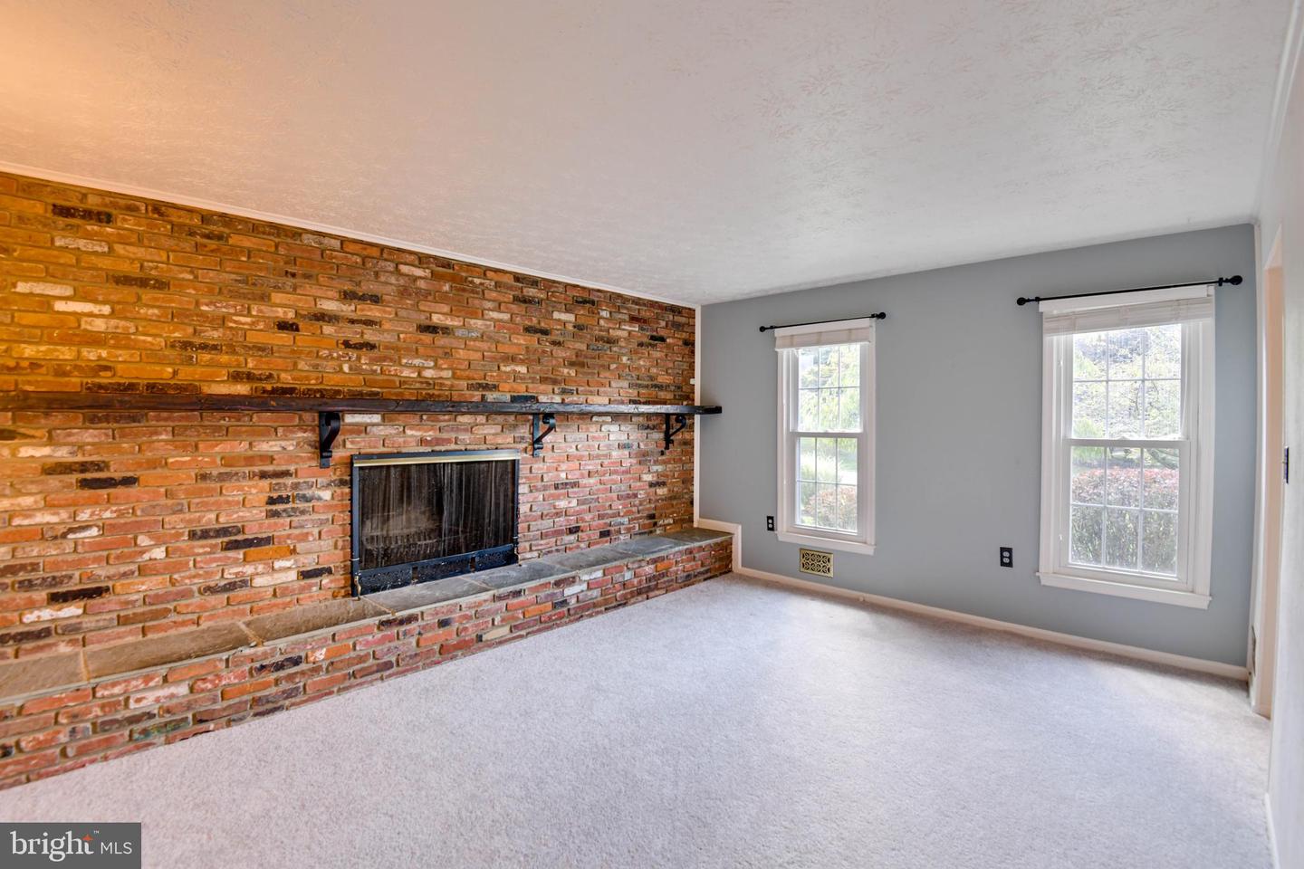 4633 Cherry Valley DRIVE