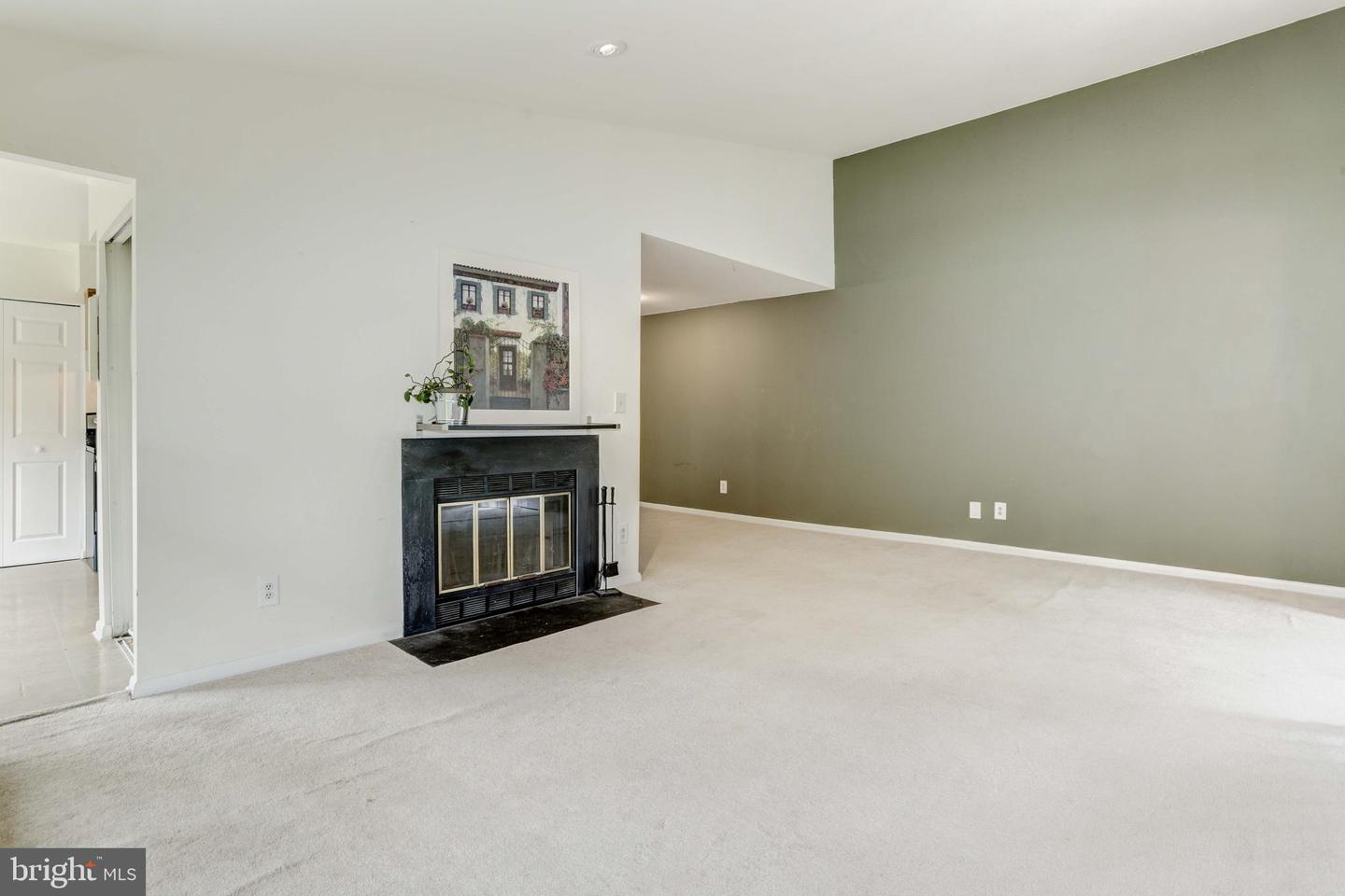 20193 Locustdale DRIVE Unit: 280