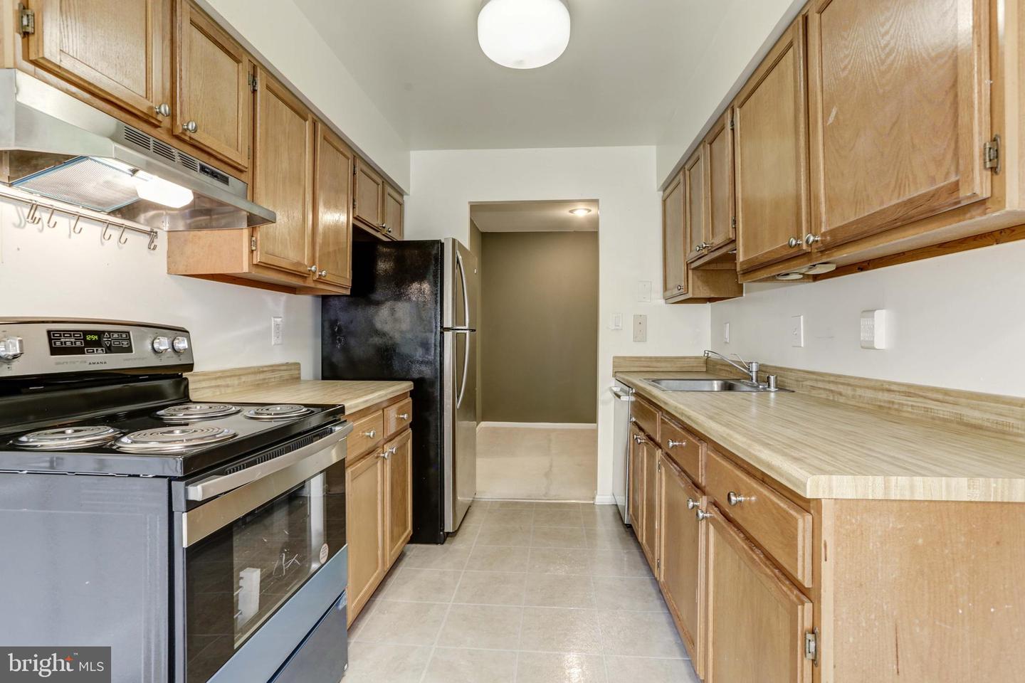 20193 Locustdale DRIVE Unit: 280