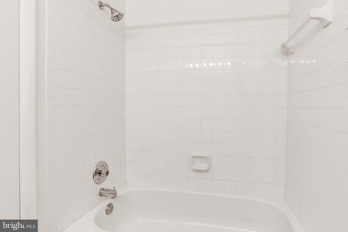 20193 Locustdale DRIVE Unit: 280