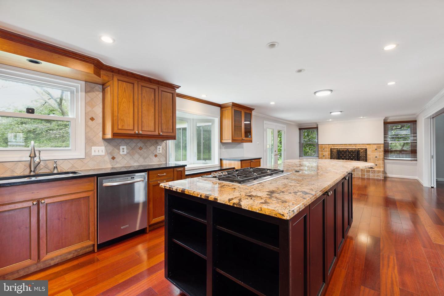 18813 Luray COURT