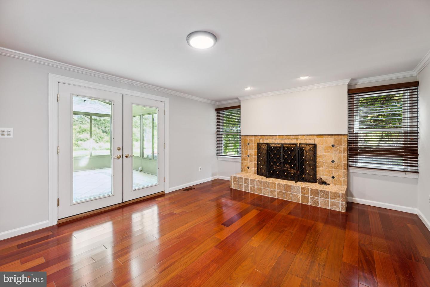 18813 Luray COURT