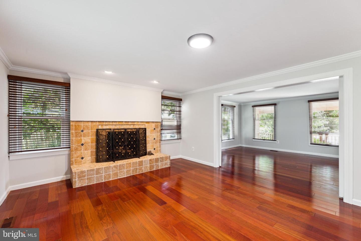 18813 Luray COURT