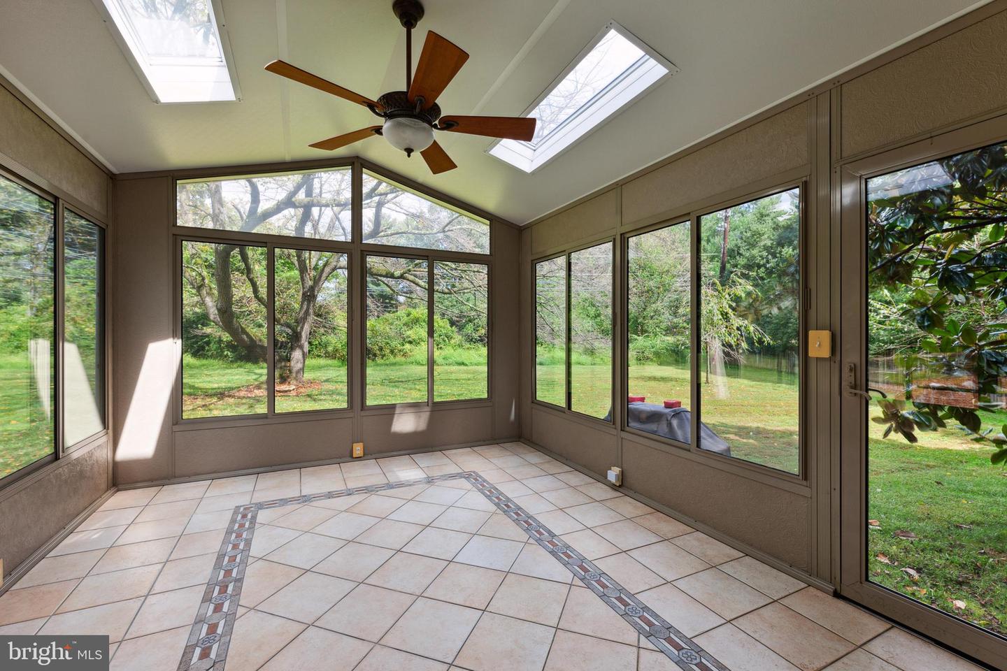 18813 Luray COURT