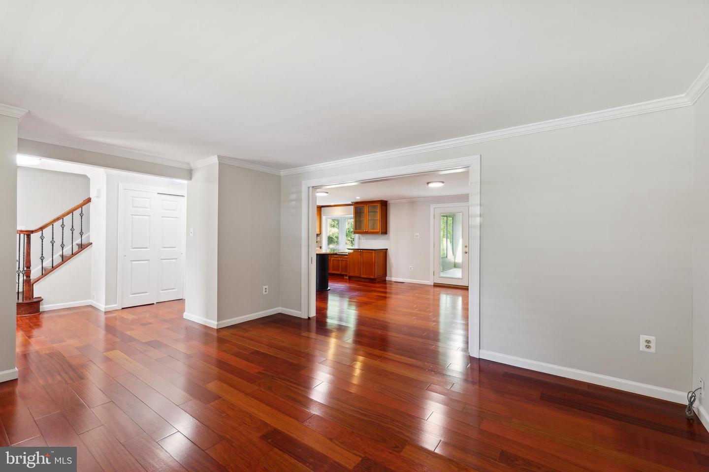 18813 Luray COURT