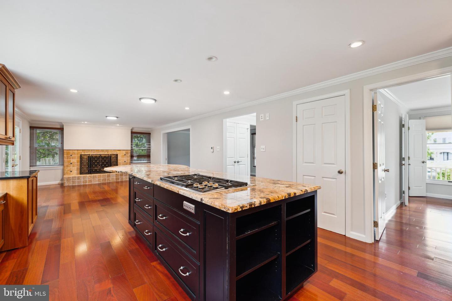 18813 Luray COURT