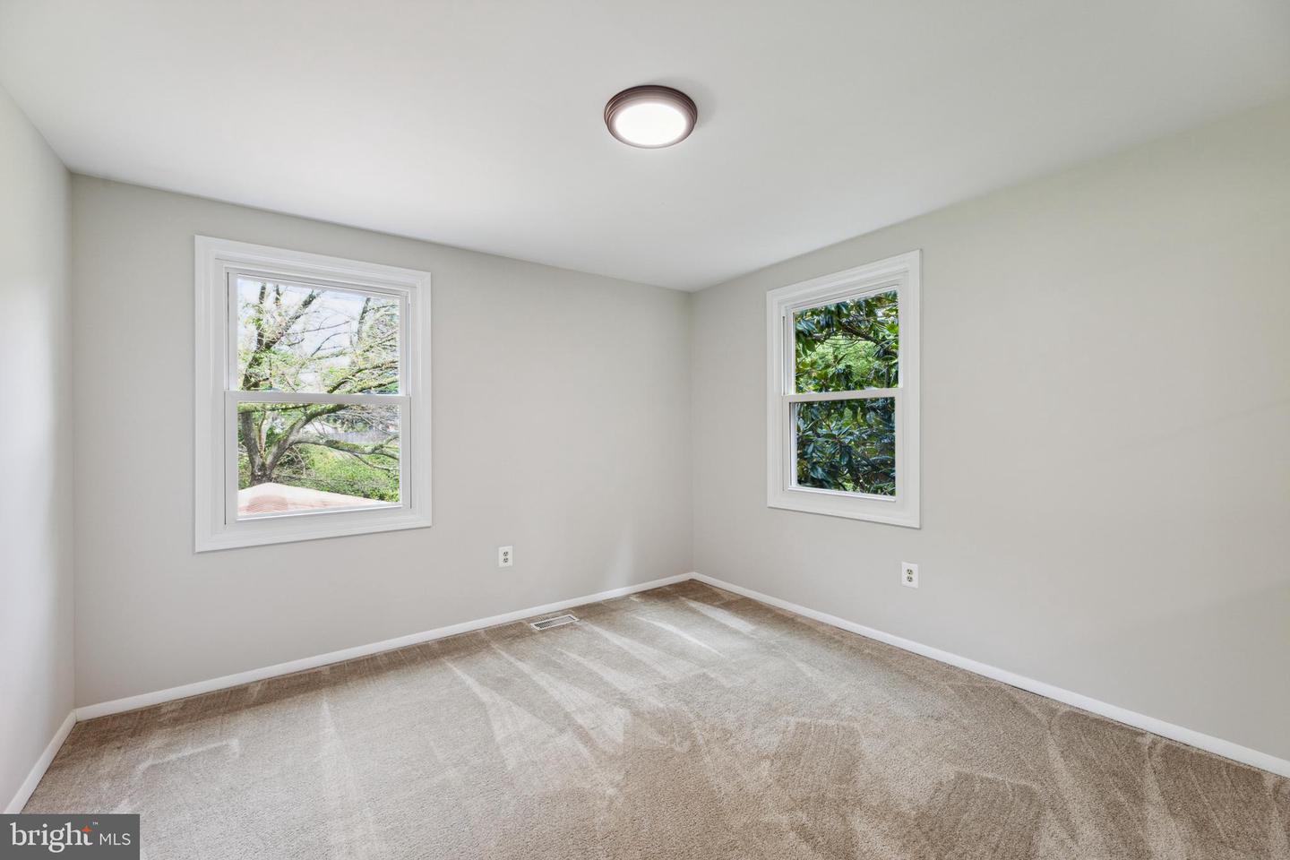 18813 Luray COURT