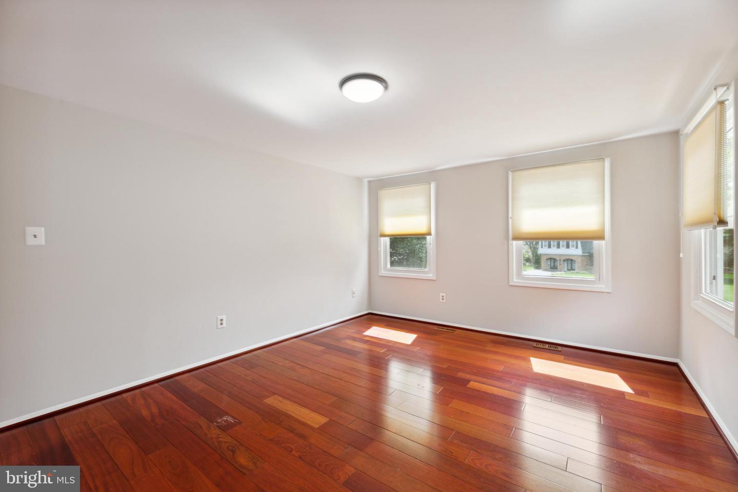 18813 Luray COURT