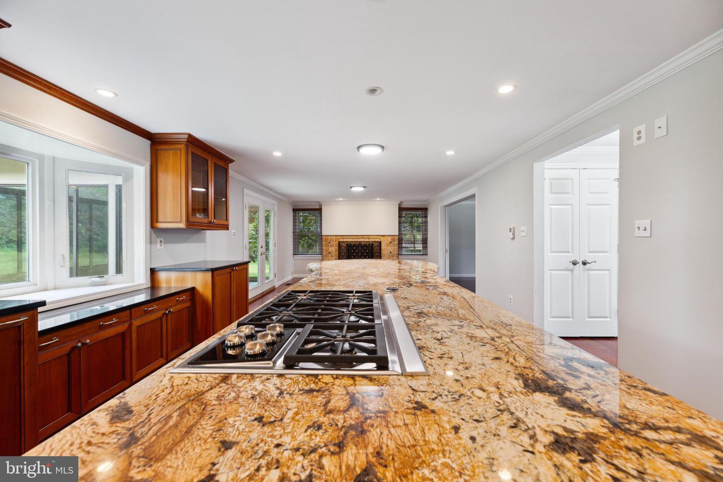 18813 Luray COURT