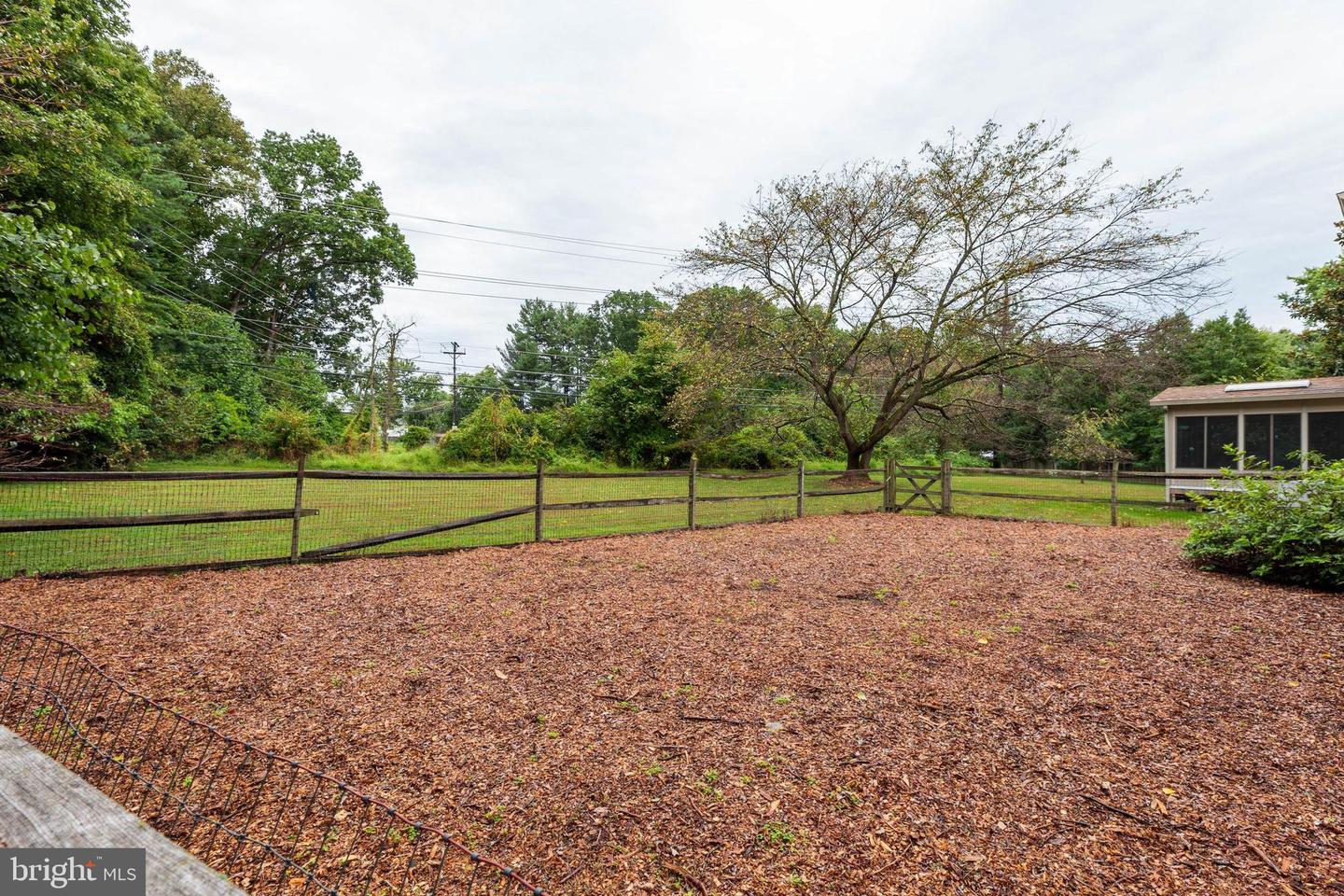 18813 Luray COURT