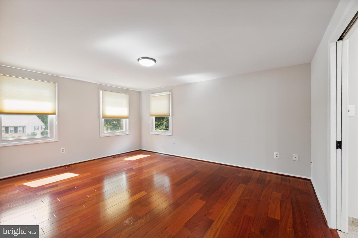 18813 Luray COURT
