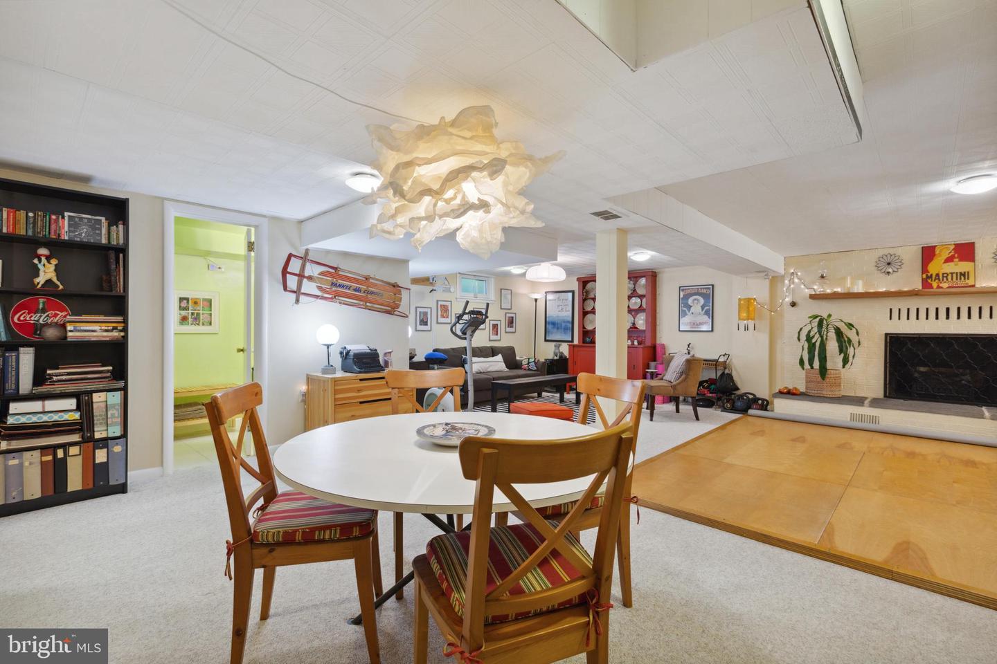 13915 Bauer DRIVE