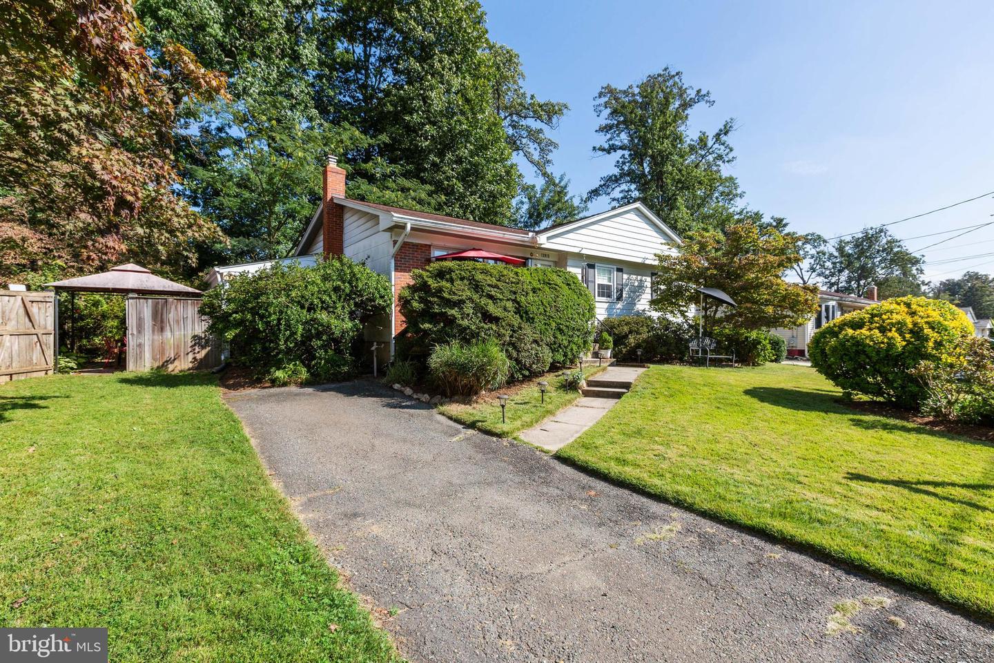 13915 Bauer DRIVE
