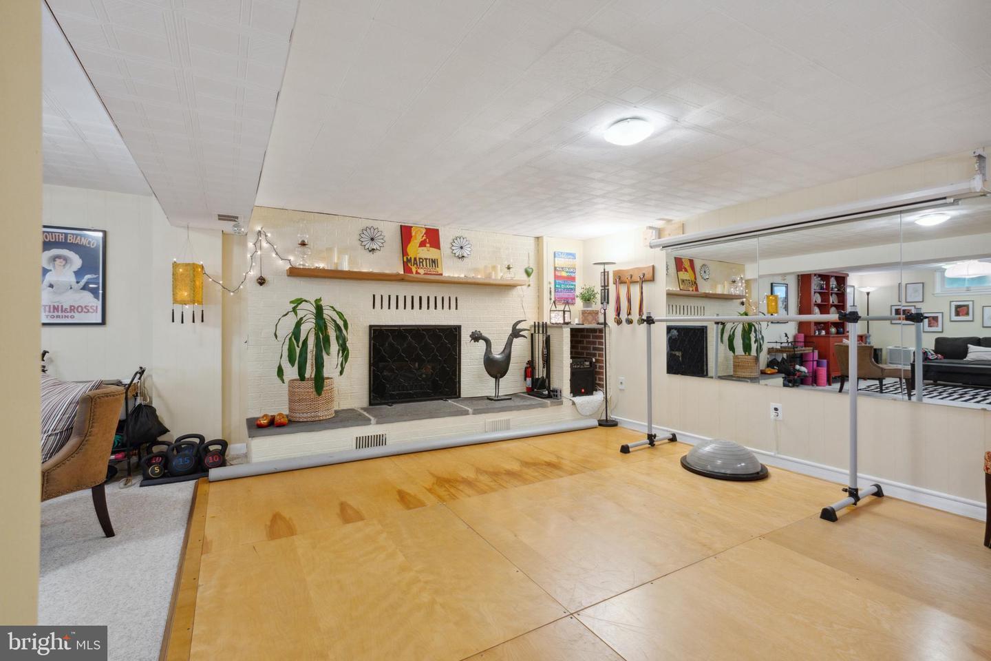 13915 Bauer DRIVE