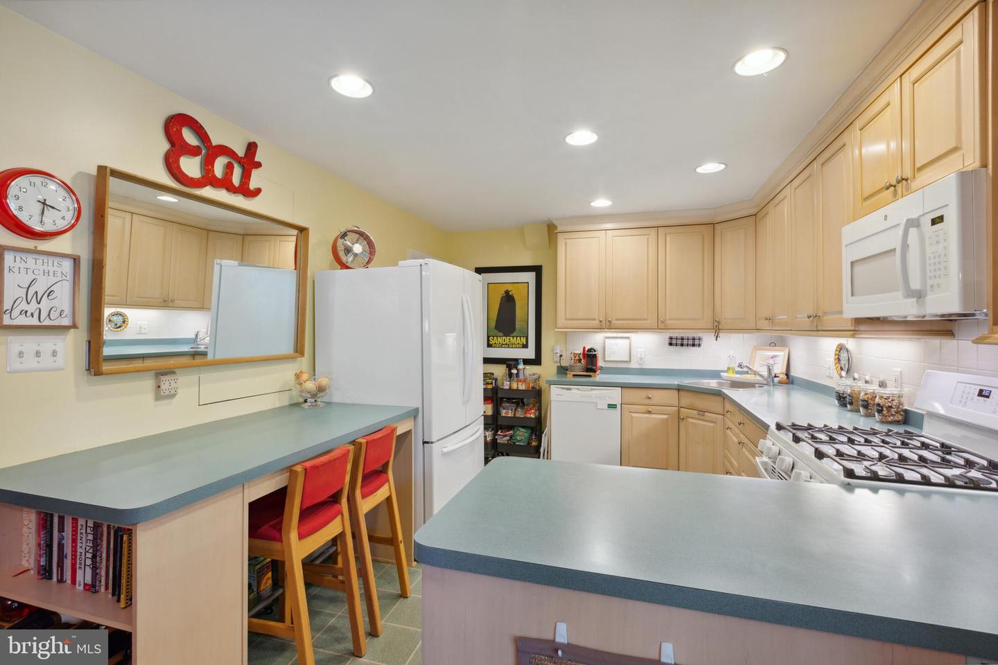 13915 Bauer DRIVE