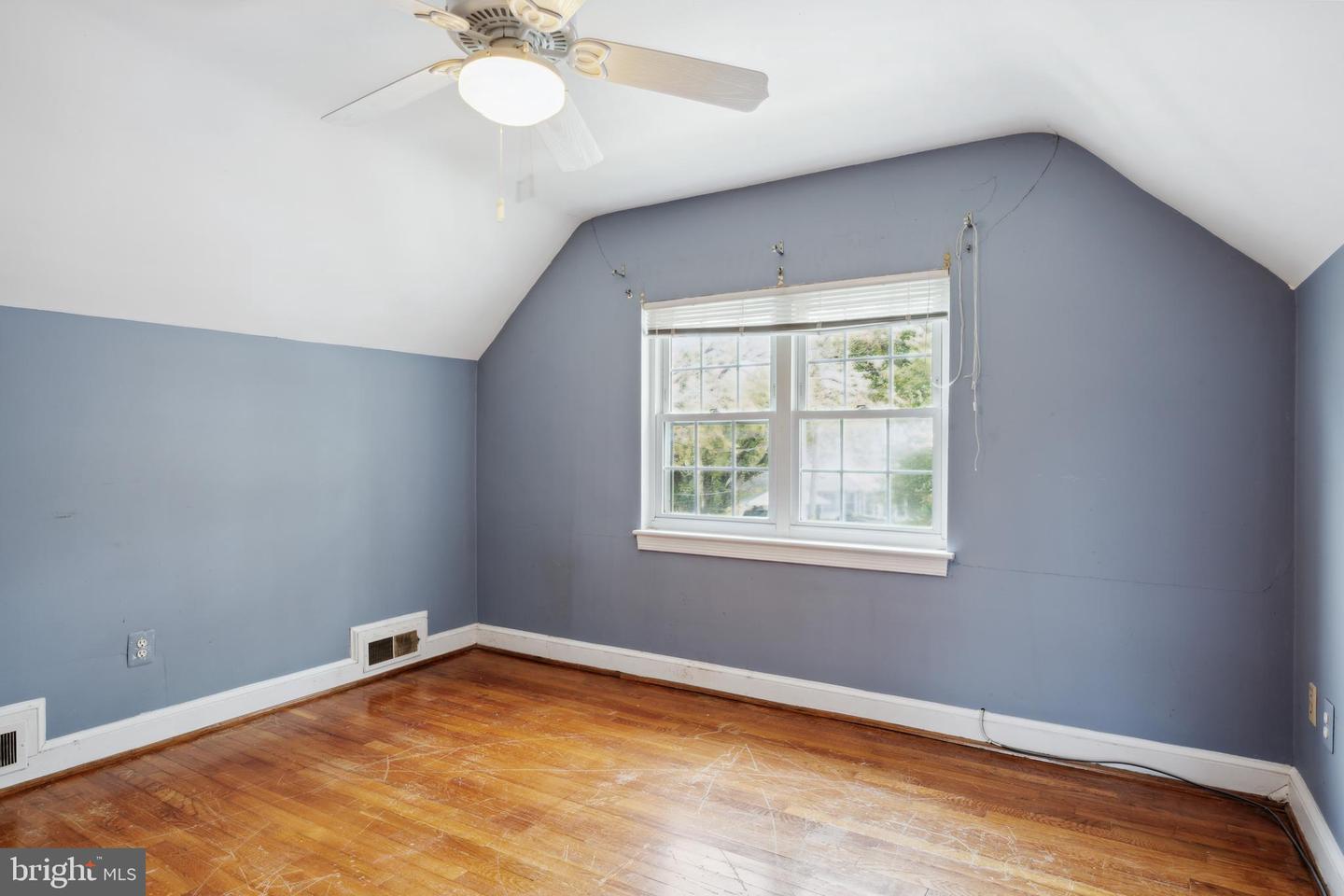 2001 Linden LANE
